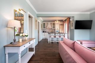 Cypress View Boutique Villa - 2