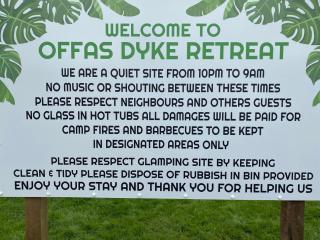 Stunning railway carriage with private hot tub - Hereford - 1