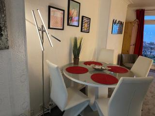 "The Celebration" Balcony Seafront Apartment - 2