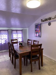 QUICK 1 mile to Ft Sill! Wizard Cottage sleeps 5 adults & Pets Welcome! - Lawton - 1