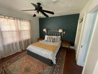 Quaint house in the heart of Idaho Falls - 9