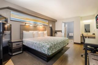 HomeTowne Studios by Red Roof Princeton - Ewing/ Lawrenceville - 1