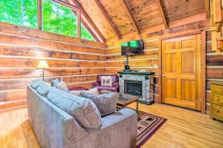 Homey Sevierville Getaway with Hot Tub and Deck! - 5