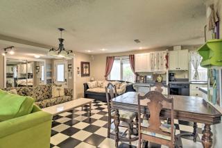Cozy PCB Cottage about 1 Block to Beach! - Panama City Beach - 2