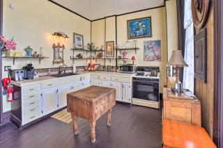 Vintage Apartment in Historic Downtown La Porte! - 4