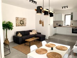 The Backyard - Éva - 7