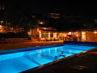 Bella Vista Beach House apartments, hot pool and jacuzzi - Trogir - 2