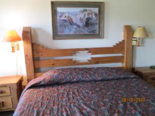 Sundown Motor Lodge - - 9