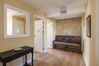 Luxury Farmhouse with Stunning Views and Hot Tub - Ebberston - 8