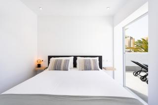VILLA URBANIA Atico Deluxe By Sunkeyrents - Playa de las Américas - 3