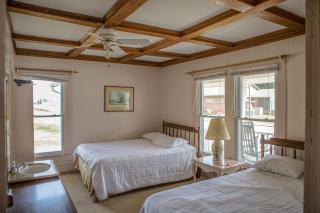 Brookside Lodge - 3