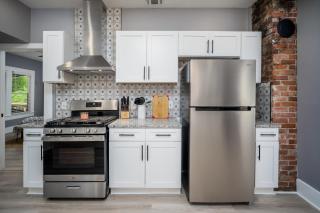 Spacious Home Near Downtown San Antonio - 4