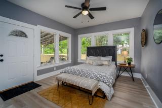 Spacious Home Near Downtown San Antonio - 2