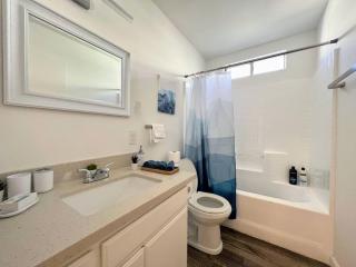 Hollywood Blue Habitat - Los Angeles - 1