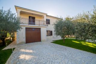 Apartments with parking space Porec - 6984 - 1