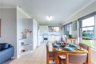 Quarterdeck 1 12 Magnus St fantastic unit with spectacular views - Nelson Bay - 7