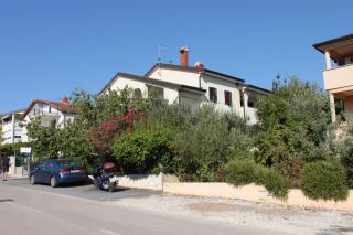 Apartments with a parking space Novigrad - 7020 - 0