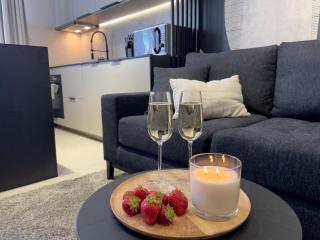URBAN APARTMENTS PREMIUM, Opolska 10 No 89, Free Garage, self Check-in - Katowice - 2
