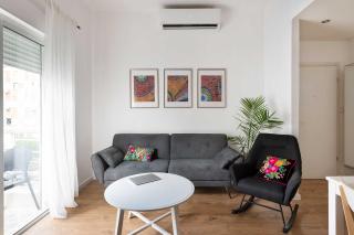 Cozy and Spacious by TLV2RENT - 1