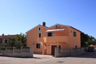 Apartments with a parking space Fazana - 7282 - 9