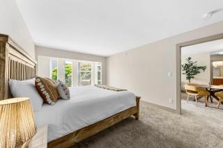 Beautiful Beachside Apartment With Marina View - 1