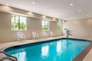 Days Inn & Suites by Wyndham Greater Tomball - Tomball - 5