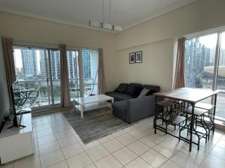 Spacious 1 Bedroom Apartment in JLT - Dubai - 7