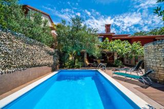 Family-friendly apartments with swimming pool Krnica, Marcana - 7357 - 2
