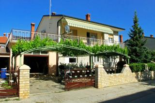 Apartments with a parking space Pula - 7321 - Valdebek - 9