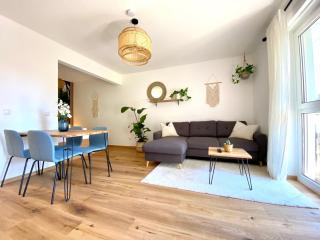 Best Butler Jungle Suite - Central - Netflix - Big Box - Haslach - 6