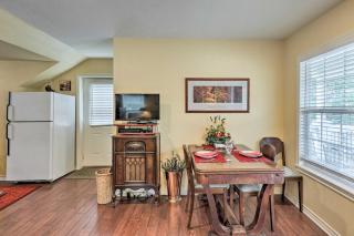 Studio in College Station with Expansive Deck! - College Station - 1