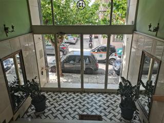 Penthouse spacious w super wifi & terrace, 2 min from metro - Atene - 9