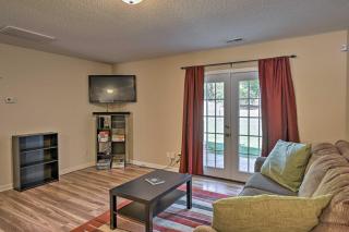 Cozy Greensboro Townhome about 7 Mi to UNC Campus - Greensboro - 7