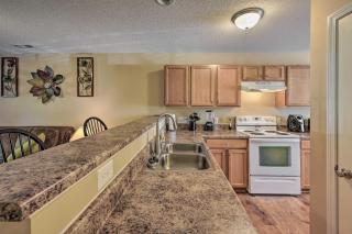 Cozy Greensboro Townhome about 7 Mi to UNC Campus - Greensboro - 2
