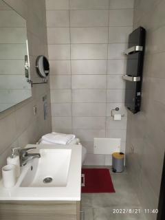 Appartement 2 pièces - Le Berceau - Castellar - 4