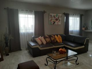 Hill view Vacational Rental - Runaway Bay - 3