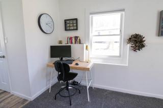 Pocono Lake Retreat - Relaxing 3bdm retreat w/ High Speed Wi-Fi, Work Space and Firepit - 1