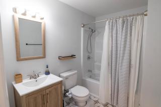 Pocono Lake Retreat - Relaxing 3bdm retreat w/ High Speed Wi-Fi, Work Space and Firepit - 2