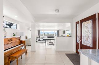 Hill Top - Scenic Villa W Panoramic Views & Pool - 2