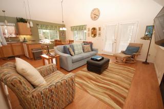 Uncle Warren's Retreat - Glen Arbor - 1