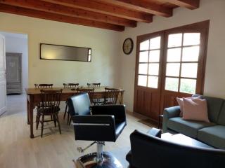 Charmant Gîte avec Piscine Privative et Terrasse à Charroux, Village Médiéval - FR-1-489-394 - Charroux-dʼAllier - 6