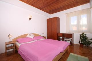 Apartments by the sea Jelsa, Hvar - 8783 - 1