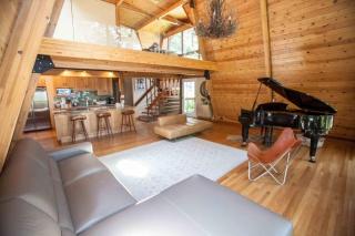 Amazing Cabin-Style House with Decks, Hot Tub & Sun - Permit 2022-STR-2 - 5