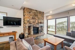 Alpine Woodsmoke Apartments - 3