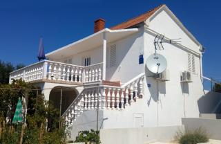 Apartment Verunic 8104a - Veli Rat - 8