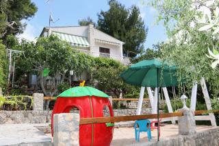 Family friendly apartments with a swimming pool Okrug Donji, Ciovo - 8072 - Okrug Donji - 8