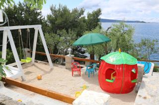 Family-friendly apartments with swimming pool Okrug Donji, Ciovo - 8072 - 2
