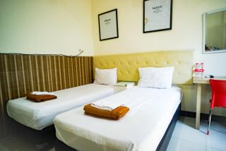 Hoki Homestay Mitra RedDoorz near Rumah Sakit Dr Soetomo Surabaya - Karangmendjangan - 8
