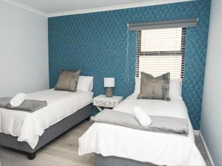 Azure 213 - Luxury 2 Bedroom Apartment - Big Bay - 3