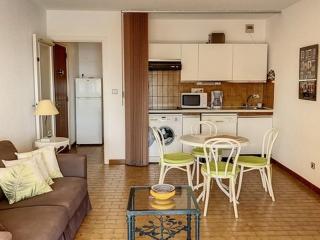 Charmant T2 à La Favière avec piscine et parking privé, proche plages et commerces - FR-1-610-13 - 8